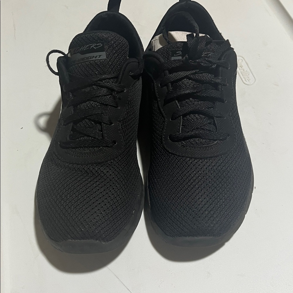 Sketchers Light-Weight Women’s Athletic Shoes - Size US 7.5